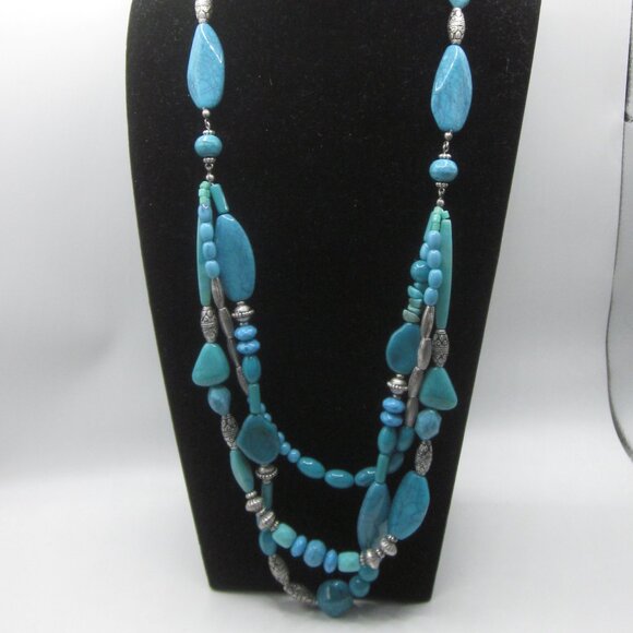 Avon Jewelry - Acrylic Turquoise Beaded Necklace